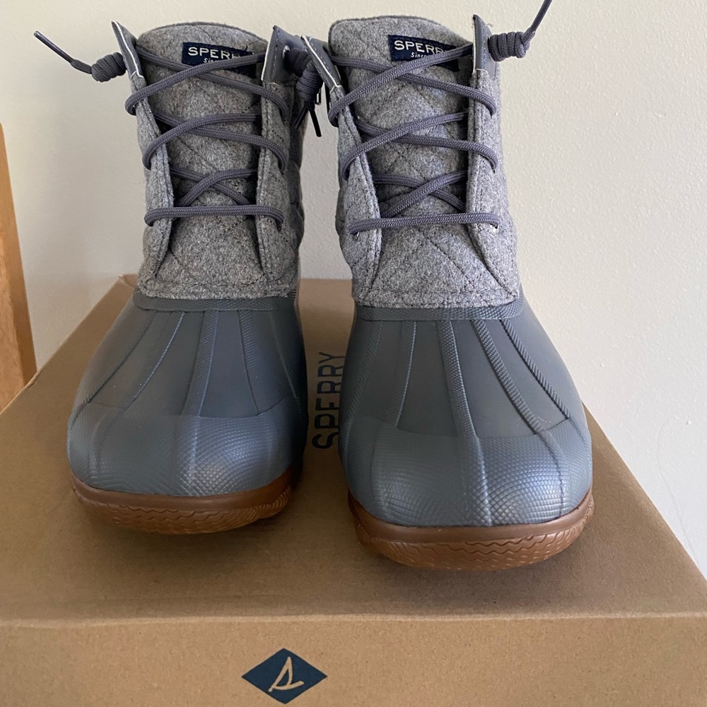 NEW IN BOX! SPERRY Grey Wool Duck Boot. Size 8.5